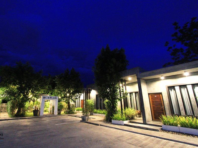 Thai Thani Loft & Life ラムプーン エクステリア 写真