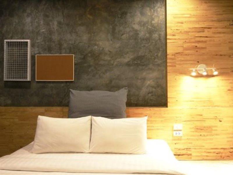 Thai Thani Loft & Life ラムプーン エクステリア 写真